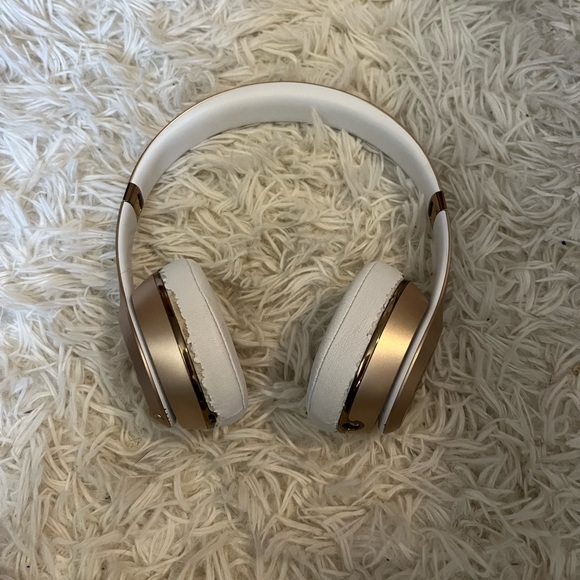 Gold Beats Beats Studio Wireless Noise Cancelling Beats Studio Pro